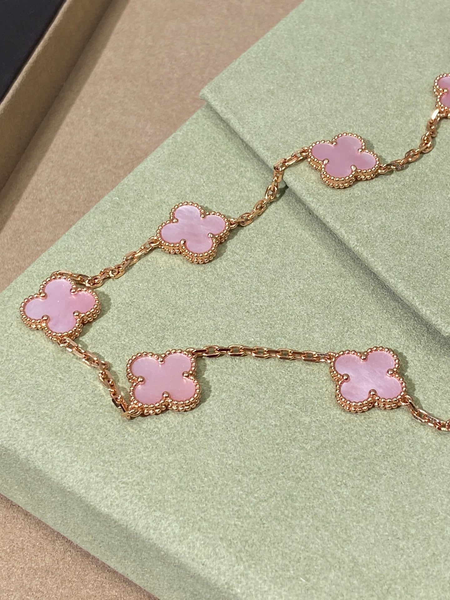 [Luxe Jewelry]CLOVER 10 MOTIFS PINK NECKLACE