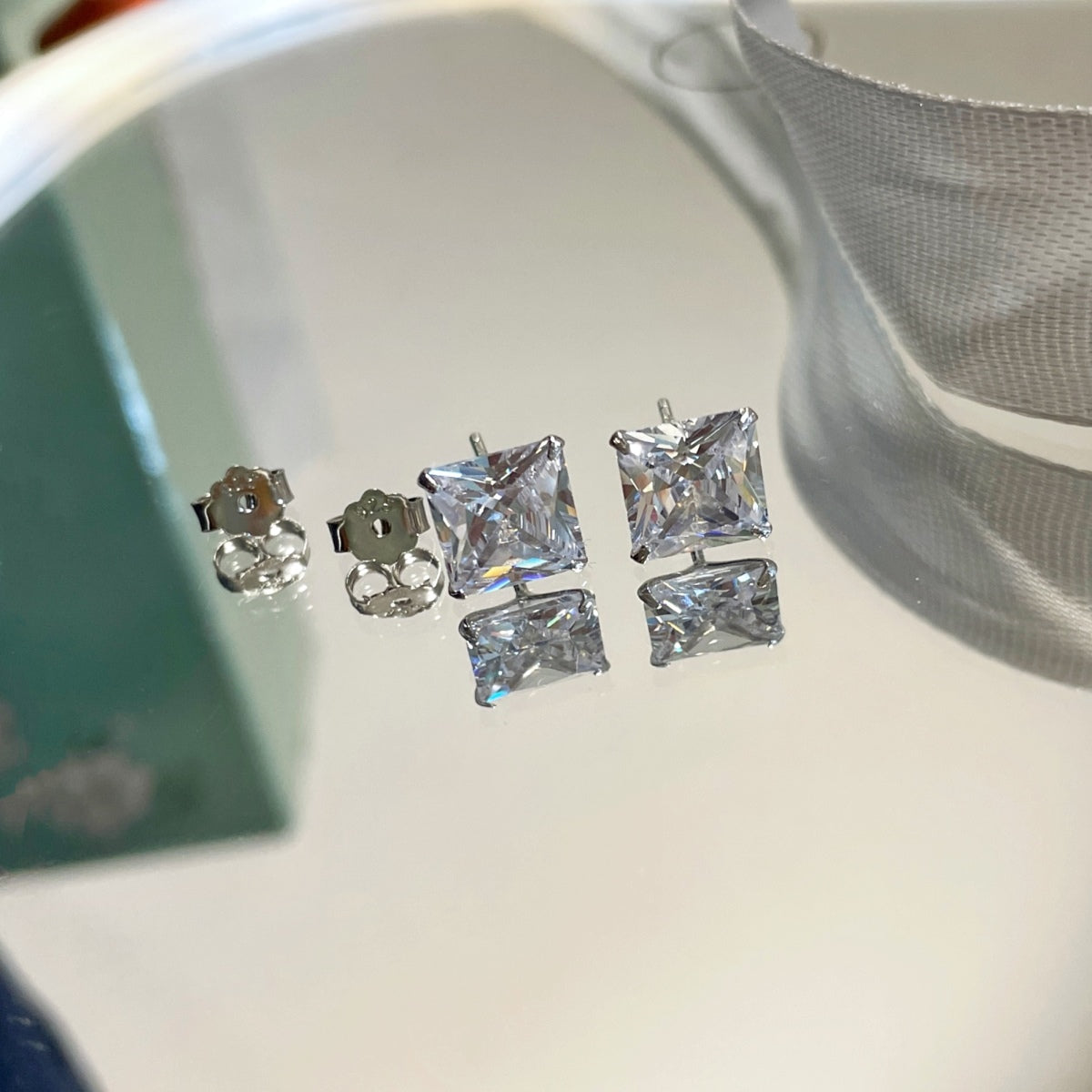 [Luxe Jewelry]Ornate Square Shape Earrings