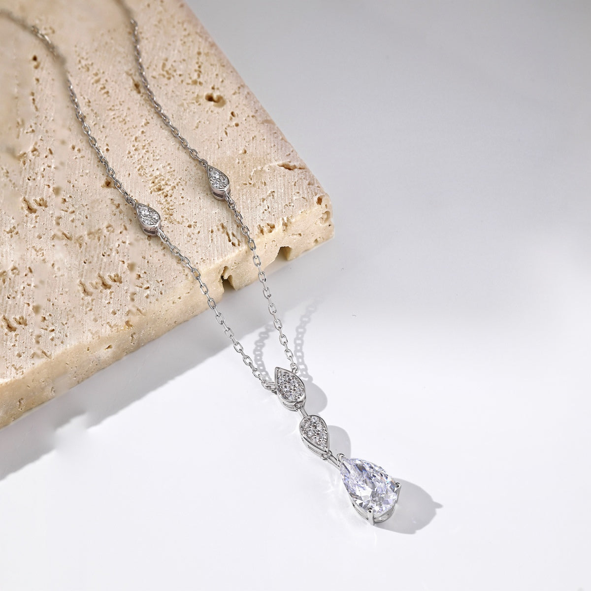 [Luxe Jewelry]Dazzling Pear Cut Necklace