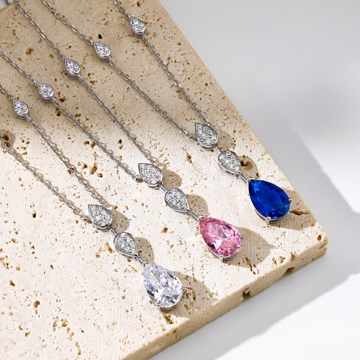 [Luxe Jewelry]Dazzling Pear Cut Necklace