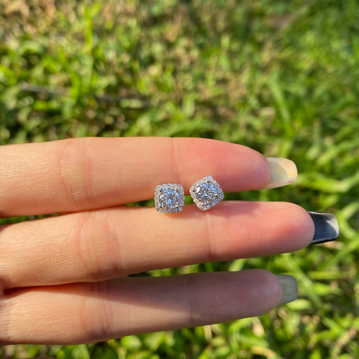 [Luxe Jewelry]Classic Round Center Stone Stud Earrings