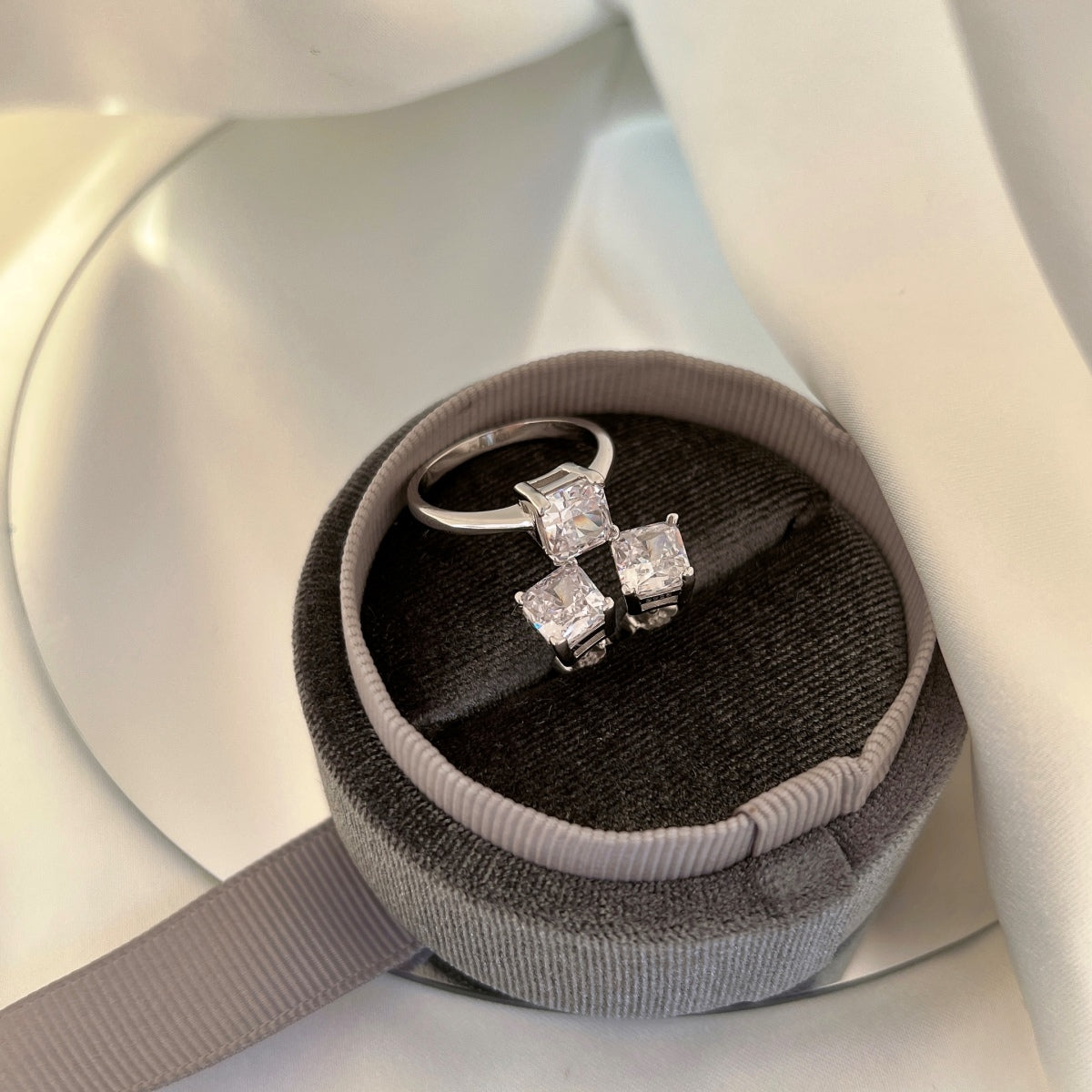 [Luxe Jewelry]1.0 Carat Radiant Princess Cut Wedding Earrings