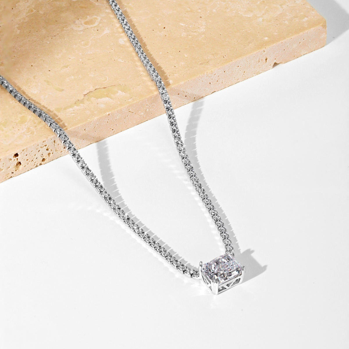 [Luxe Jewelry]4.0 Carat Elegant Radiant Cut Necklace