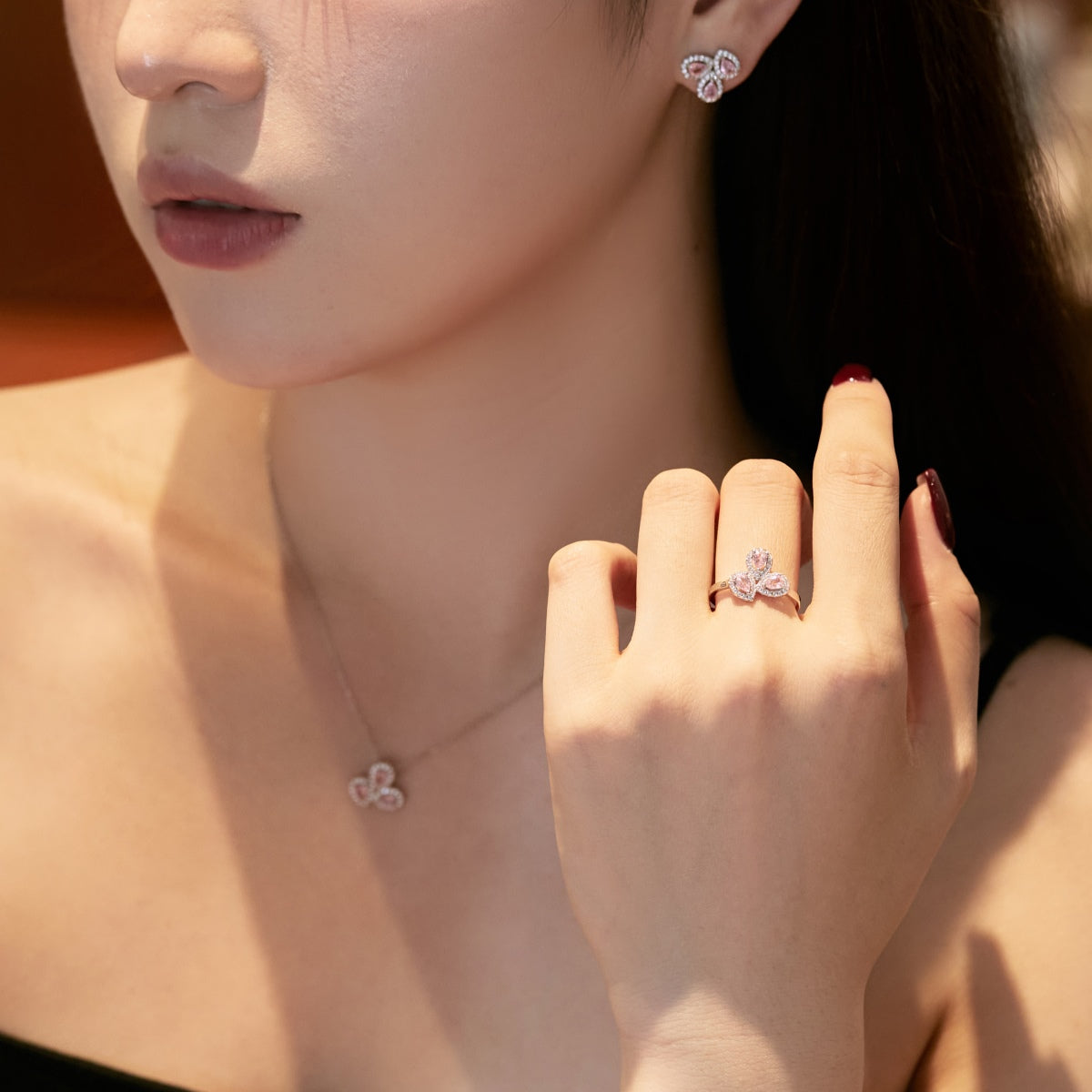 [Luxe Jewelry]Ornate Flower Shape Pear Cut Lover Earrings
