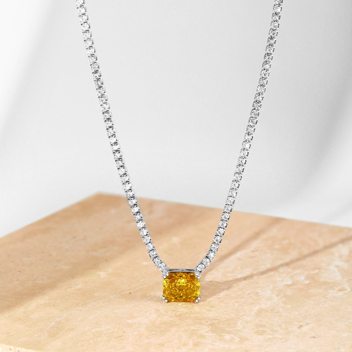 [Luxe Jewelry]4.0 Carat Elegant Radiant Cut Necklace