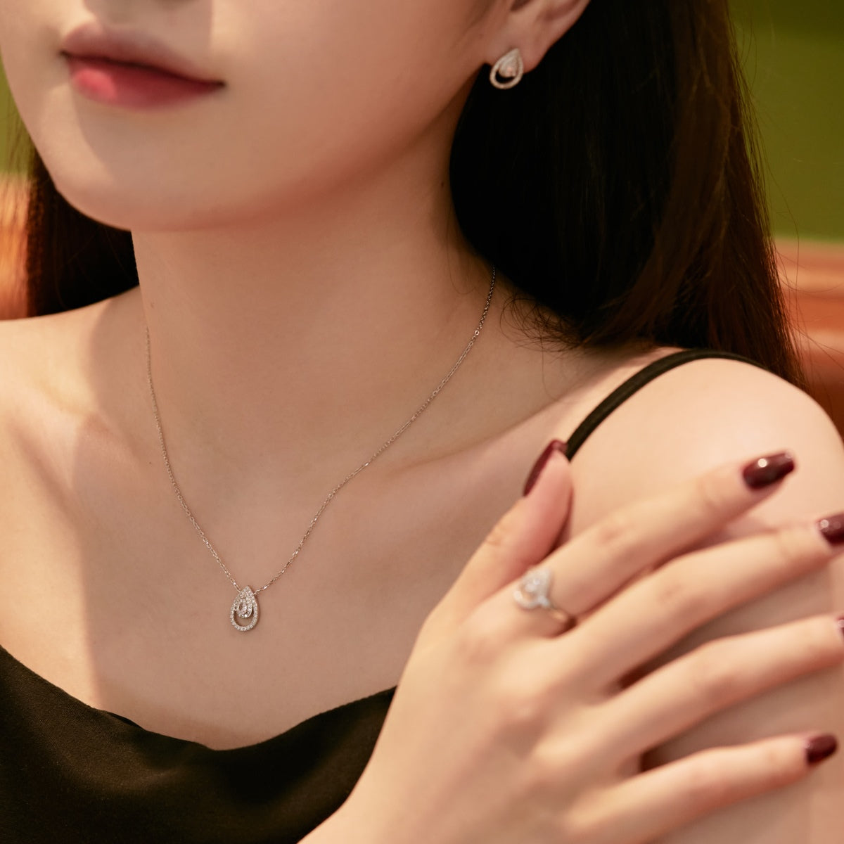 [Luxe Jewelry]Sparkling Delicate Water Drop Shape Daily Earrings