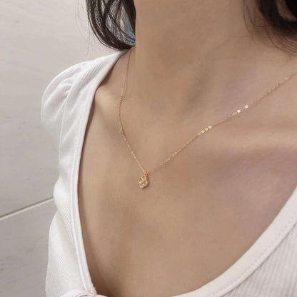 [Luxe Jewelry]Delicate Flower Shape Necklace