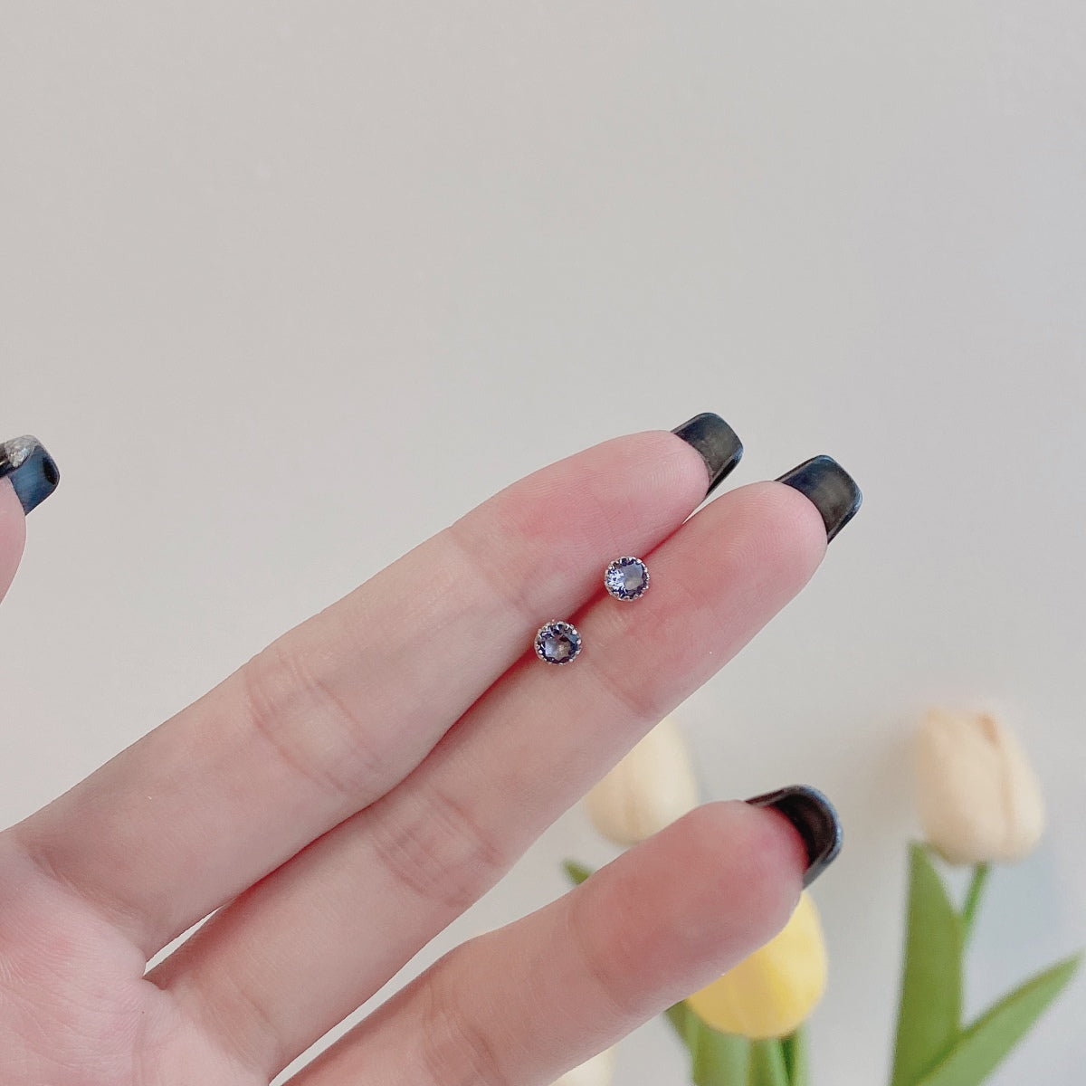 [Luxe Jewelry]Sparkling Colorful Round Shape Earrings