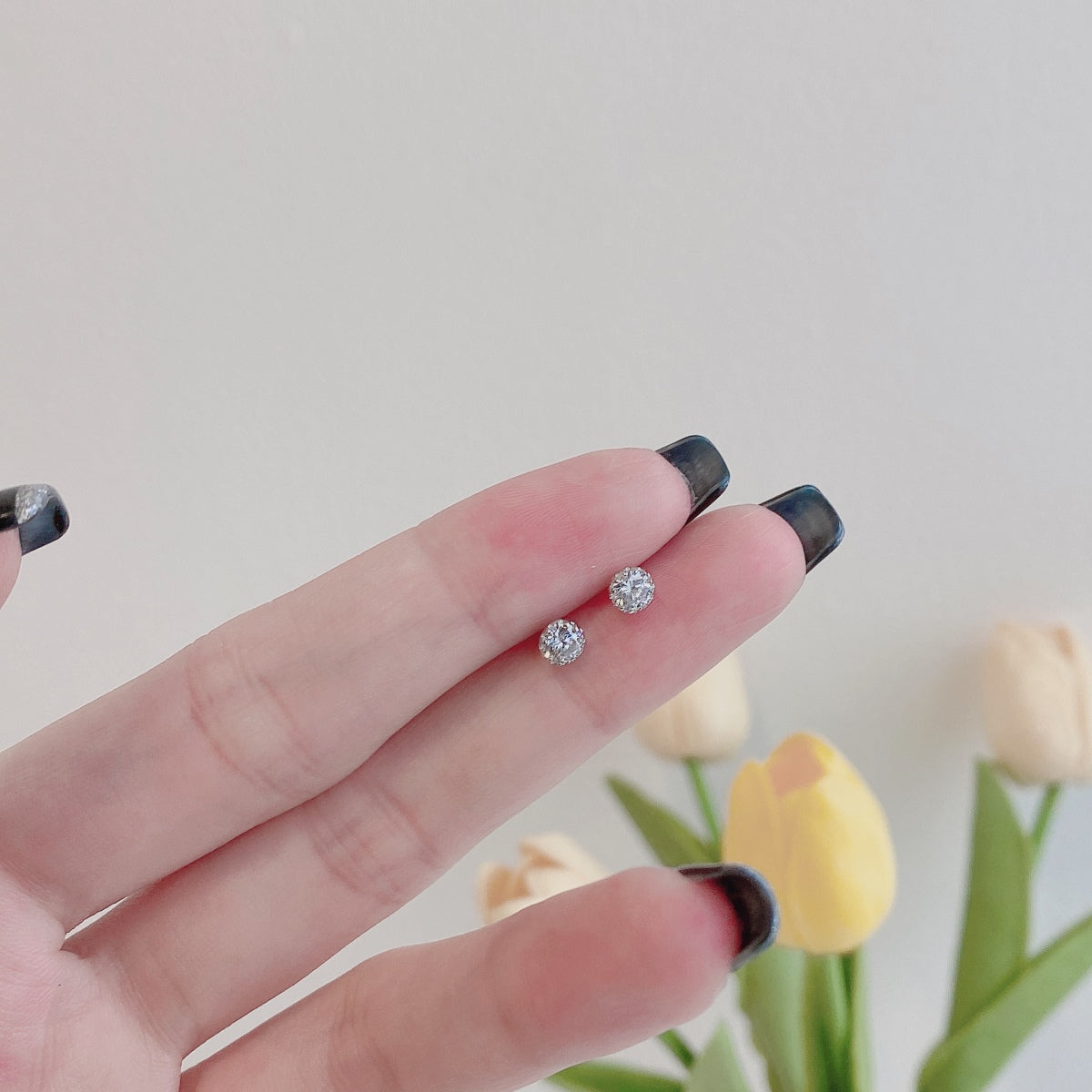 [Luxe Jewelry]Sparkling Colorful Round Shape Earrings