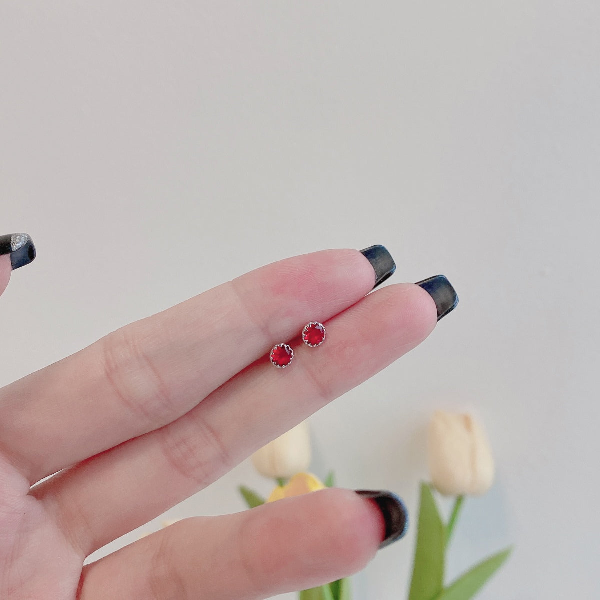 [Luxe Jewelry]Sparkling Colorful Round Shape Earrings