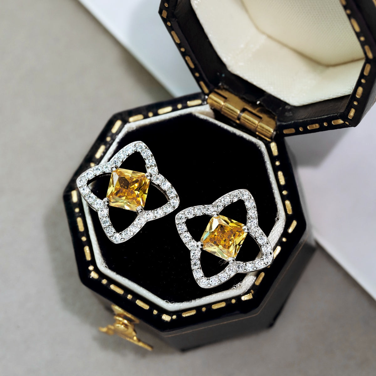 [Luxe Jewelry]Elegant Star Shape Princess Cut Daily Earrings
