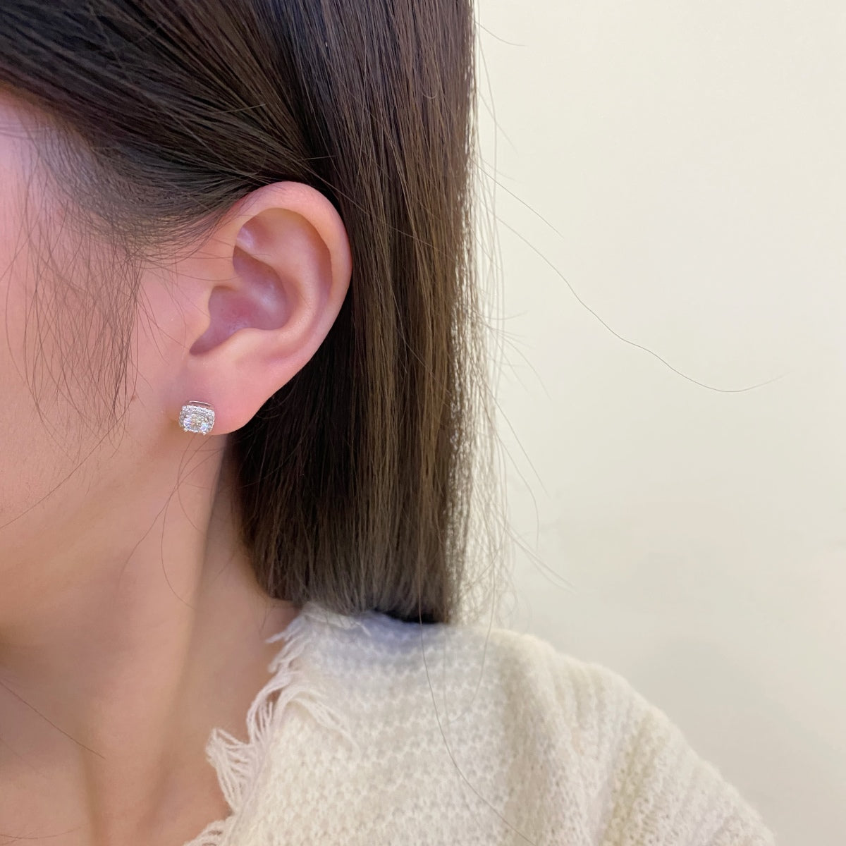 [Luxe Jewelry]Classic Round Center Stone Stud Earrings