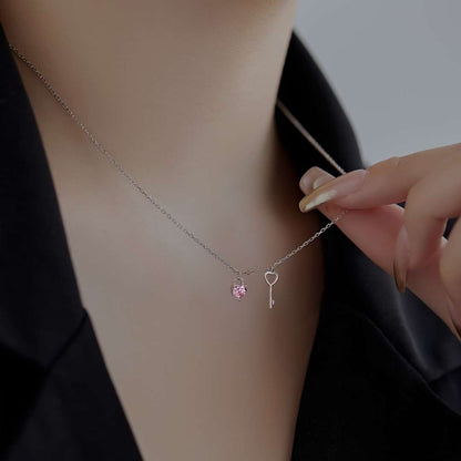 [Luxe Jewelry]Unique Heart Shape Key Pendent Necklace