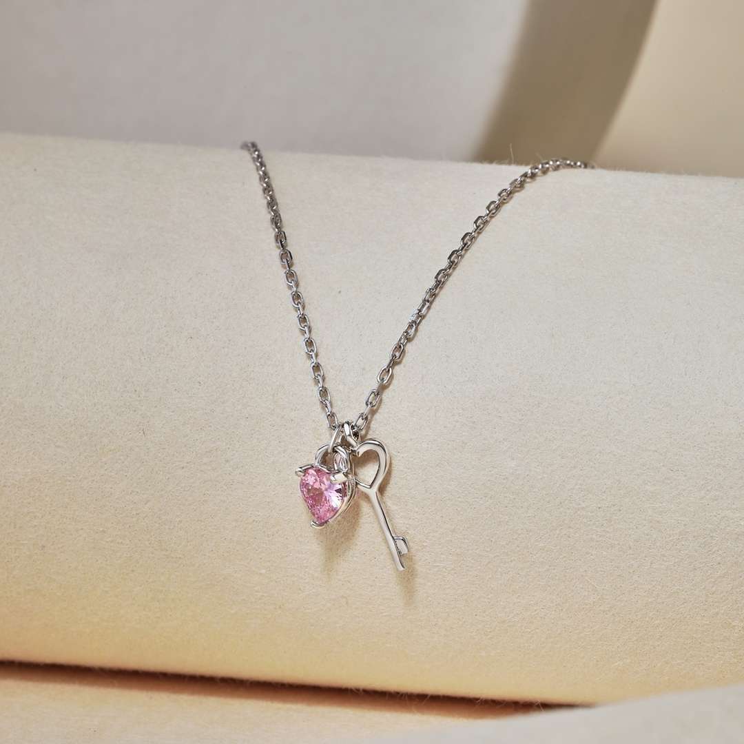 [Luxe Jewelry]Unique Heart Shape Key Pendent Necklace