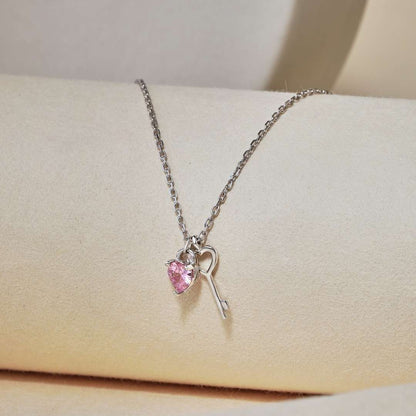 [Luxe Jewelry]Unique Heart Shape Key Pendent Necklace