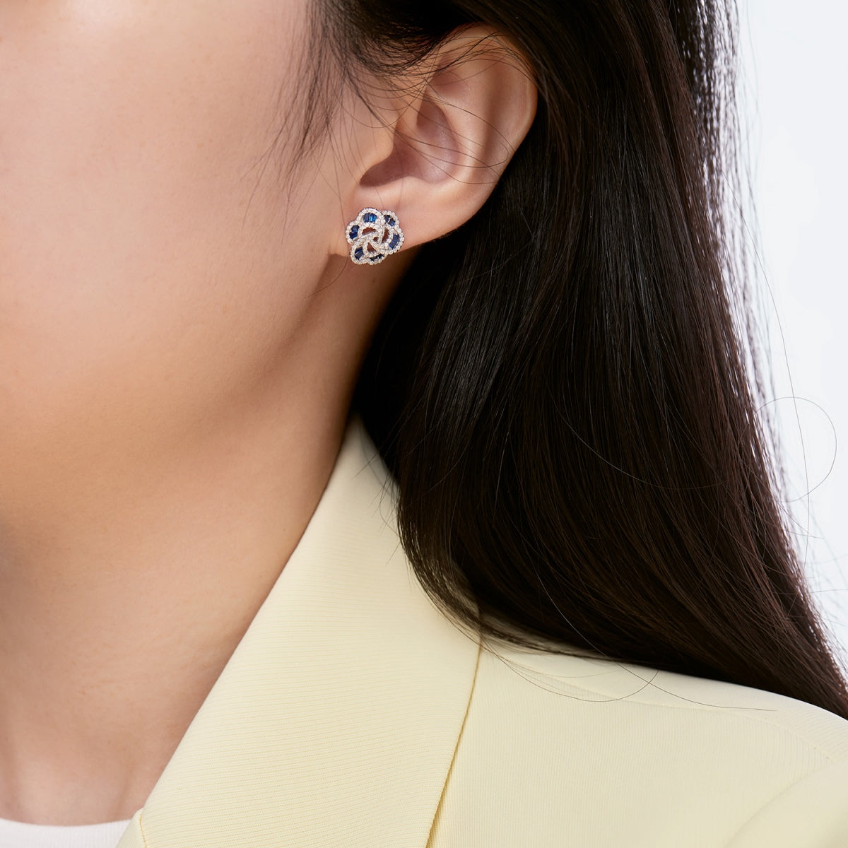 [Luxe Jewelry]Exquisite Flower Shape Daily Earrings