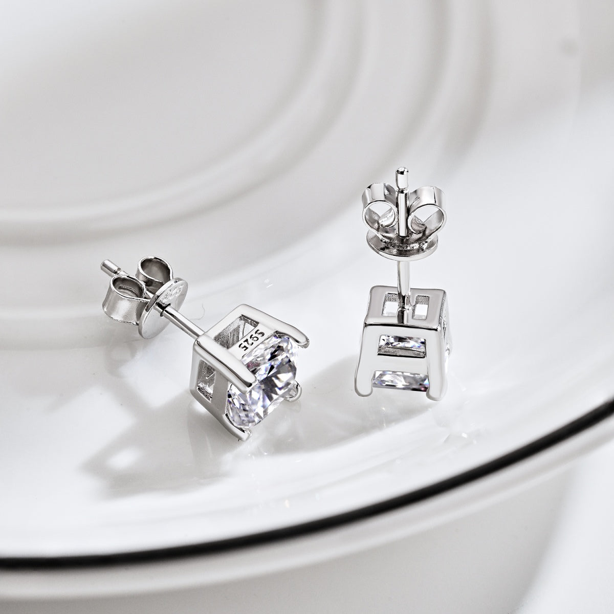 [Luxe Jewelry]1.0 Carat Radiant Princess Cut Wedding Earrings