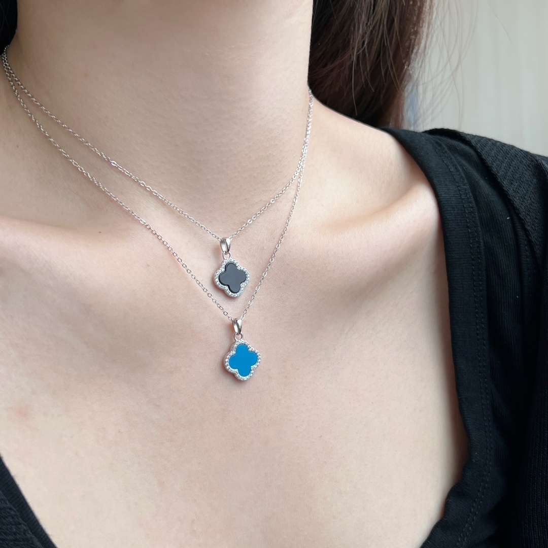[Luxe Jewelry]Dainty Flower Shape Necklace