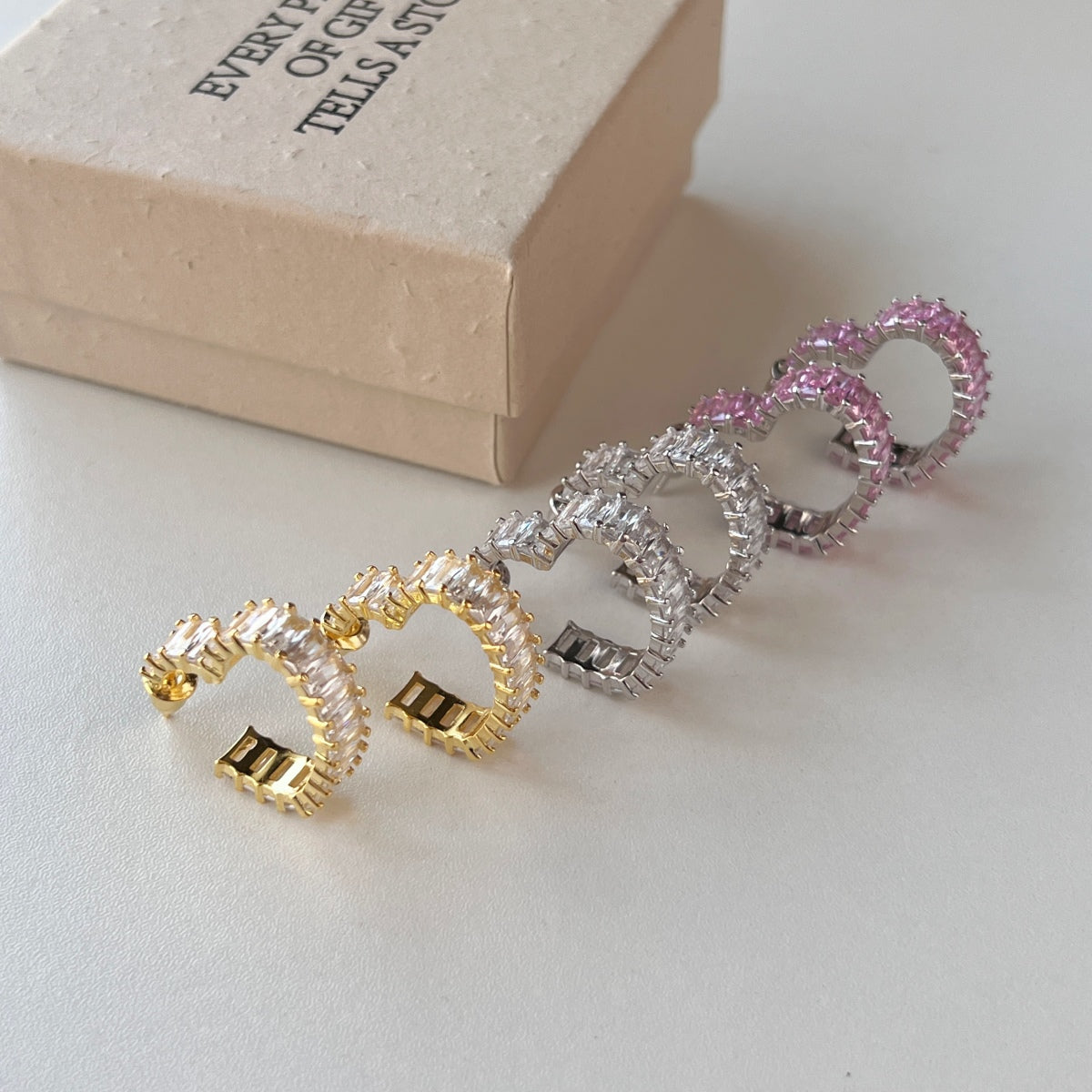 [Luxe Jewelry]Radiant Heart Cutout Earrings