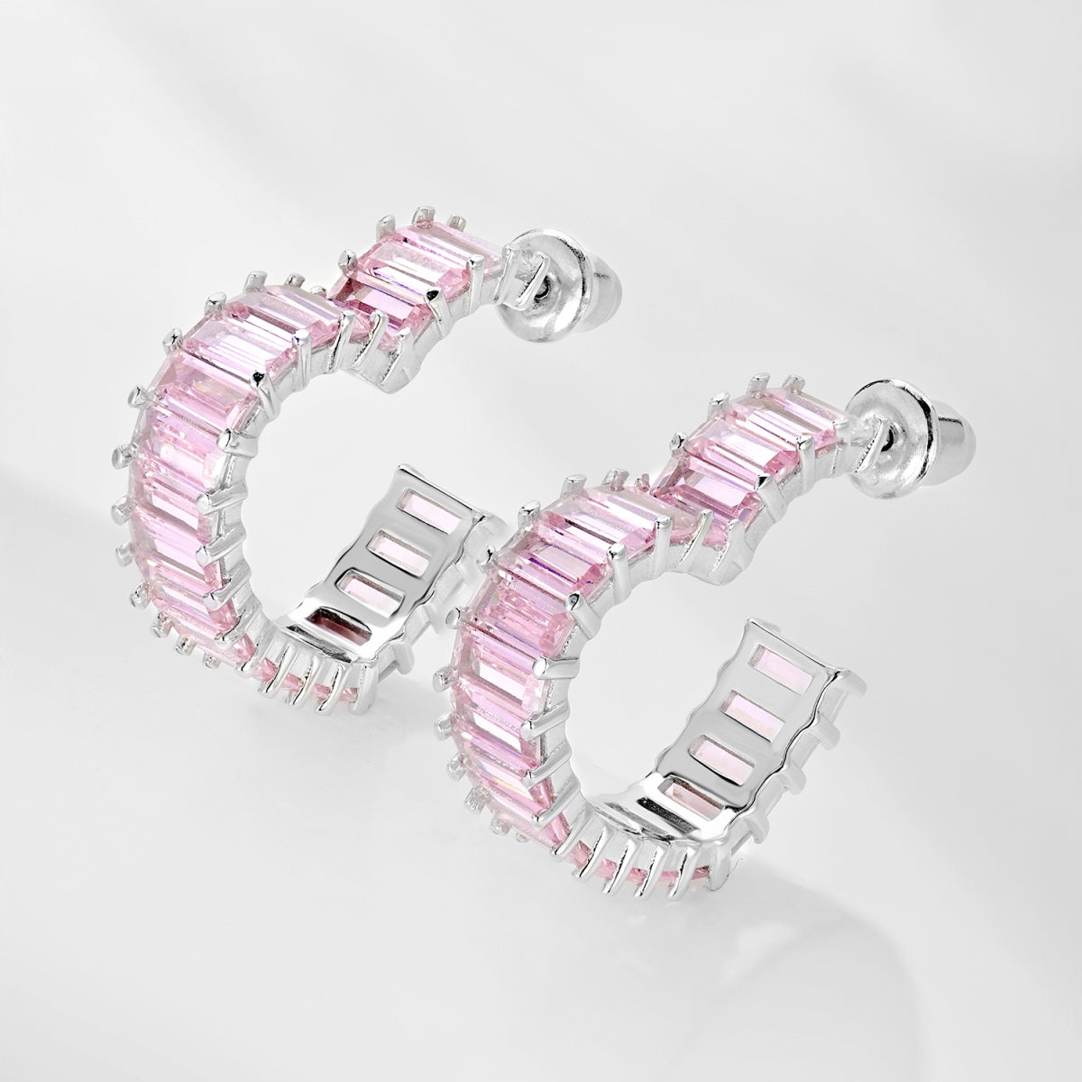 [Luxe Jewelry]Radiant Heart Cutout Earrings