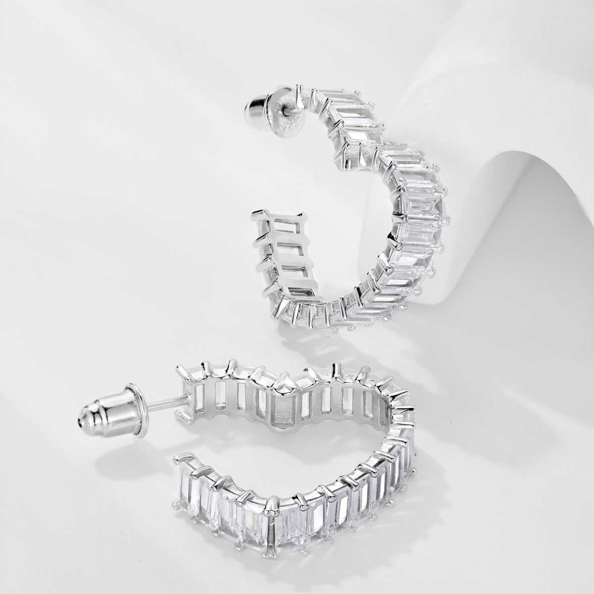 [Luxe Jewelry]Radiant Heart Cutout Earrings