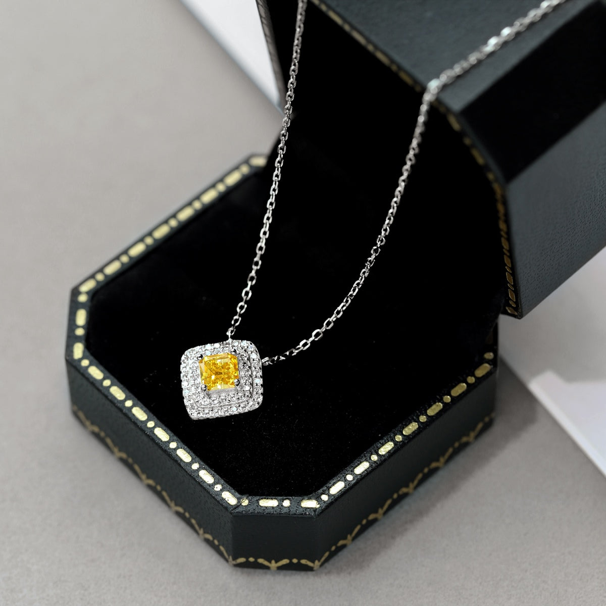 [Luxe Jewelry]Sparkling Asscher Cut Necklace