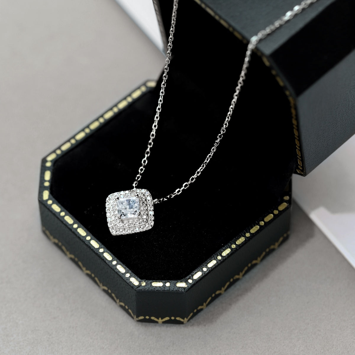 [Luxe Jewelry]Sparkling Asscher Cut Necklace