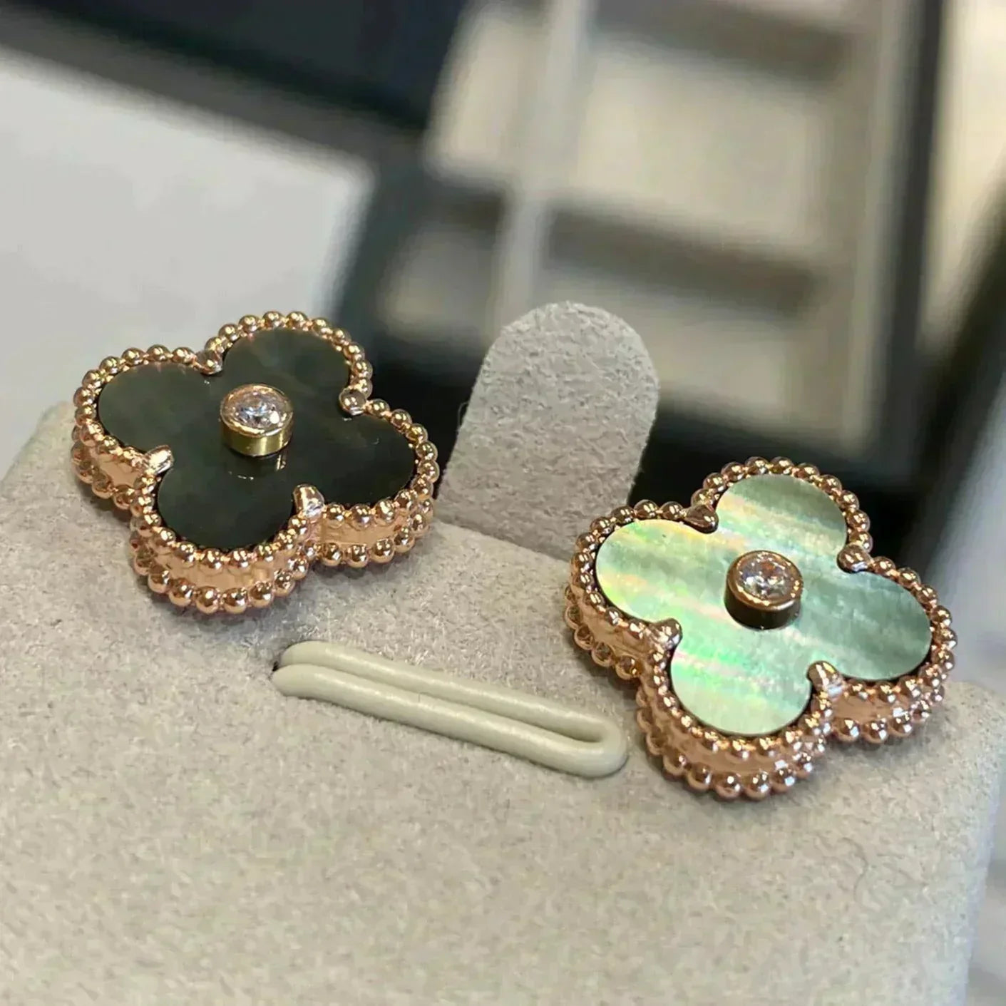 [Luxe Jewelry]CLOVER MEDIUM 1 MOTIFS GRAY MOP  DIAMOND EARRINGS