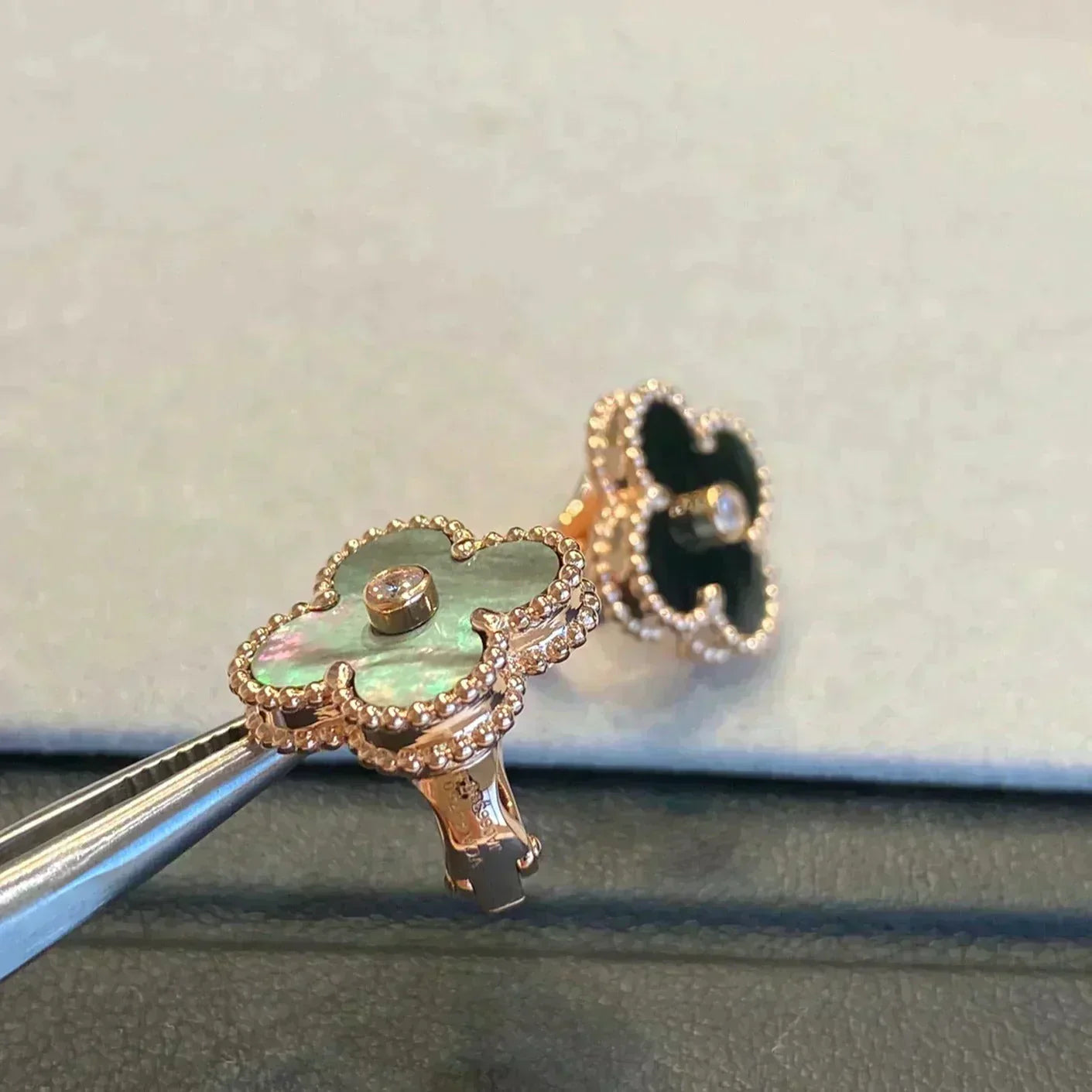 [Luxe Jewelry]CLOVER MEDIUM 1 MOTIFS GRAY MOP  DIAMOND EARRINGS