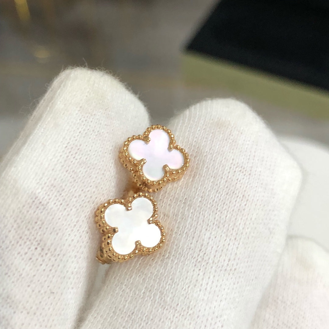 [Luxe Jewelry]CLOVER MINI GOLD EARRINGS