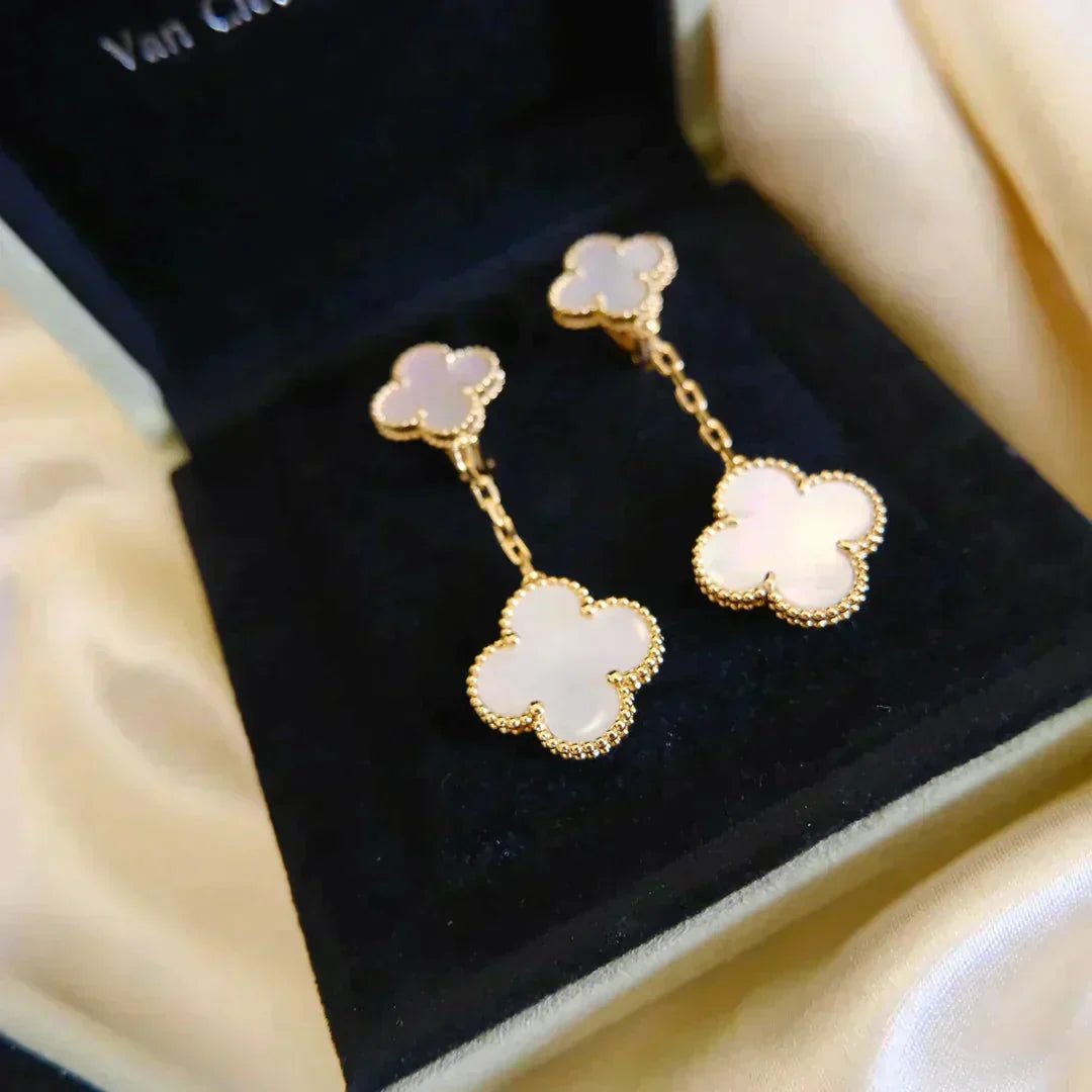[Luxe Jewelry]CLOVER 2 MOTIF WHITE MOP EARRINGS
