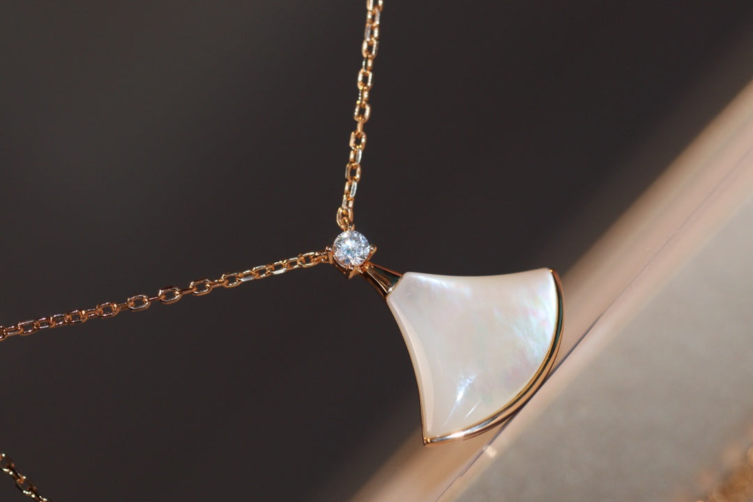 [Luxe Jewelry]DREAM NECKLACE WHITE MOP PINK GOLD 1 DIAMOND