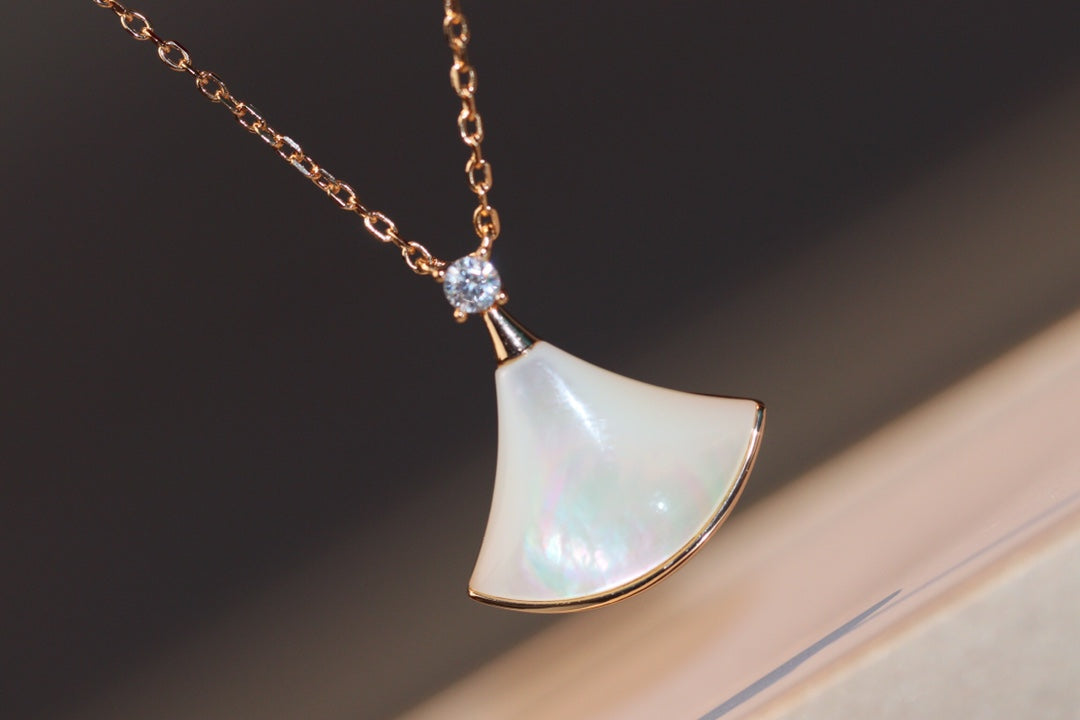 [Luxe Jewelry]DREAM NECKLACE WHITE MOP PINK GOLD 1 DIAMOND