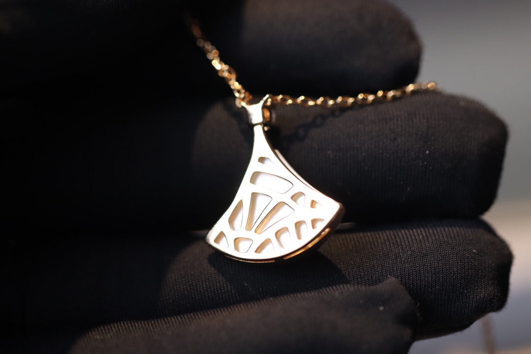 [Luxe Jewelry]DREAM NECKLACE WHITE MOP PINK GOLD 1 DIAMOND