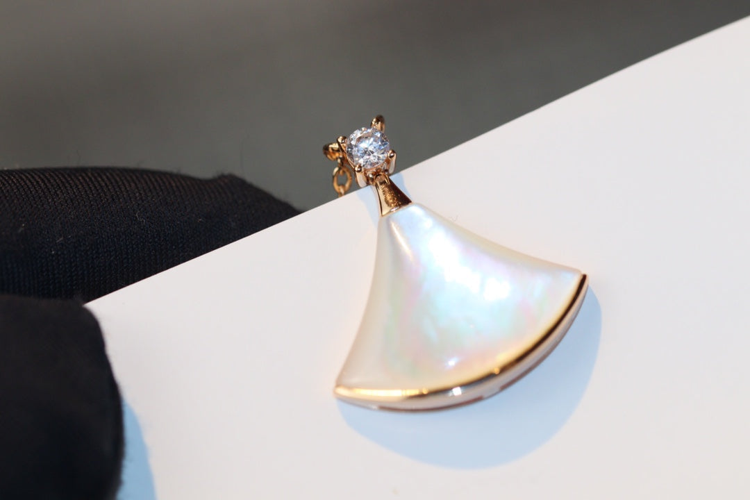 [Luxe Jewelry]DREAM NECKLACE WHITE MOP PINK GOLD 1 DIAMOND