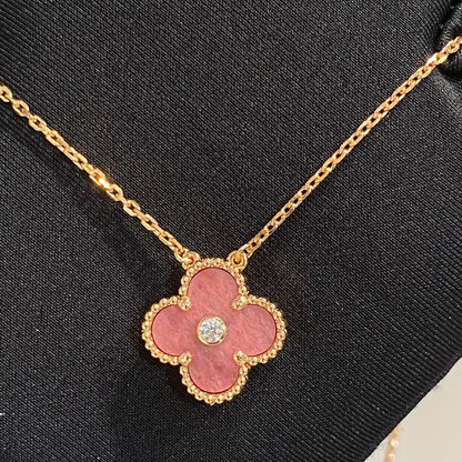 [Luxe Jewelry]CLOVER 15MM DIAMOND RHODONITE NECKLACE