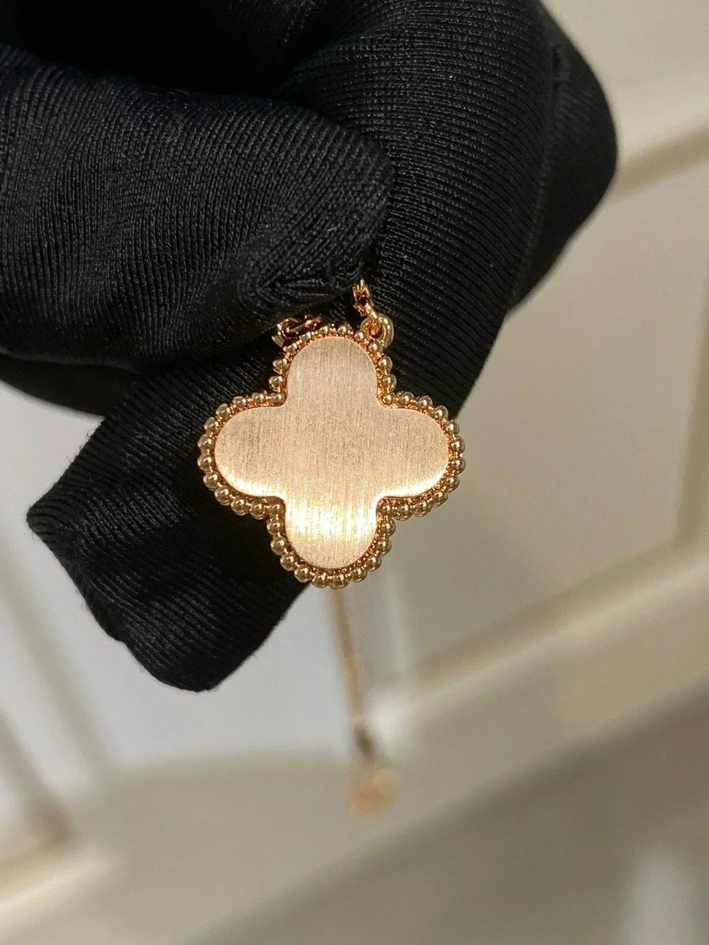 [Luxe Jewelry]CLOVER 15MM DIAMOND RHODONITE NECKLACE