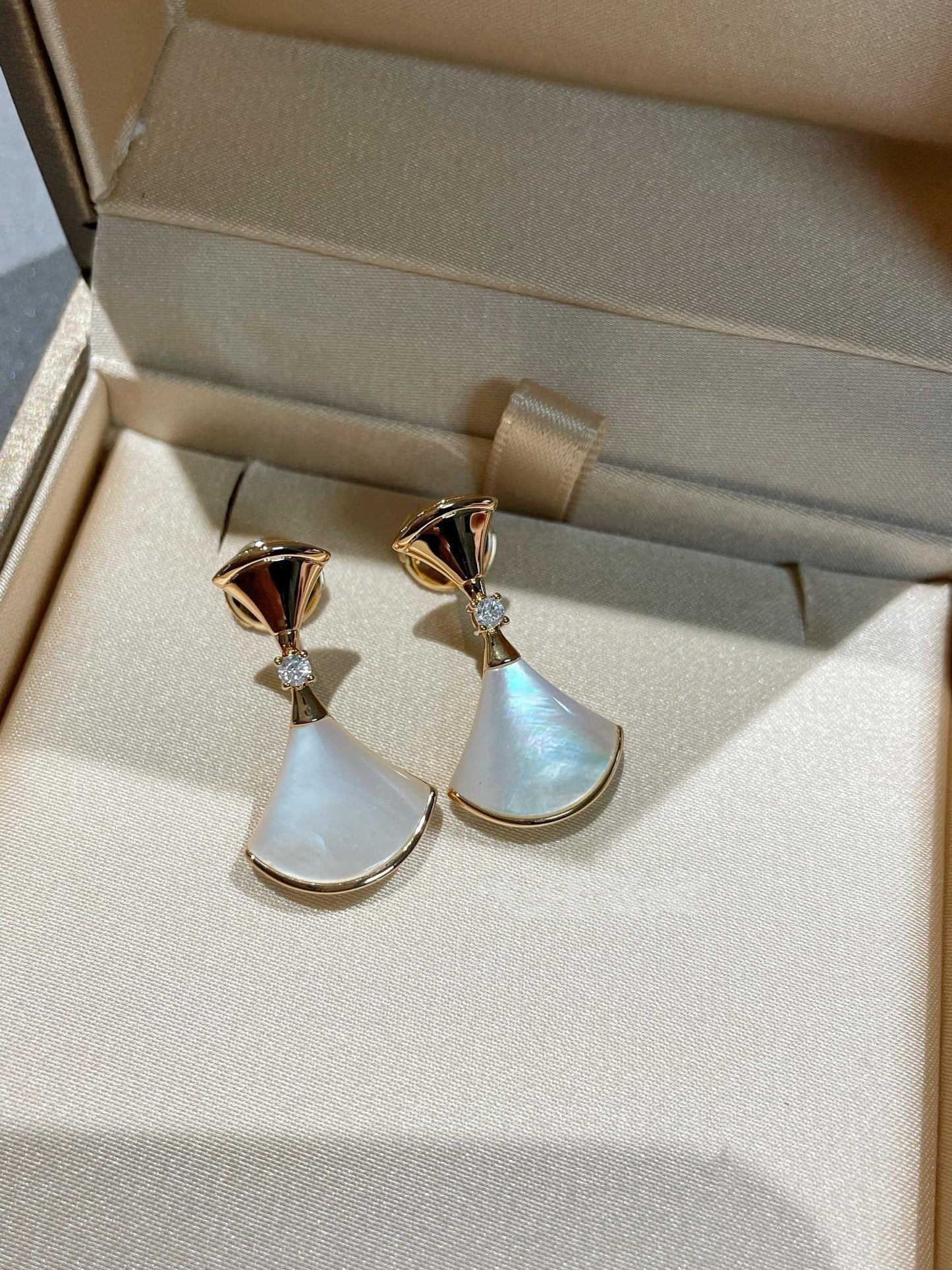 [Luxe Jewelry]DREAM MOP 1 DIAMOND EARRINGS