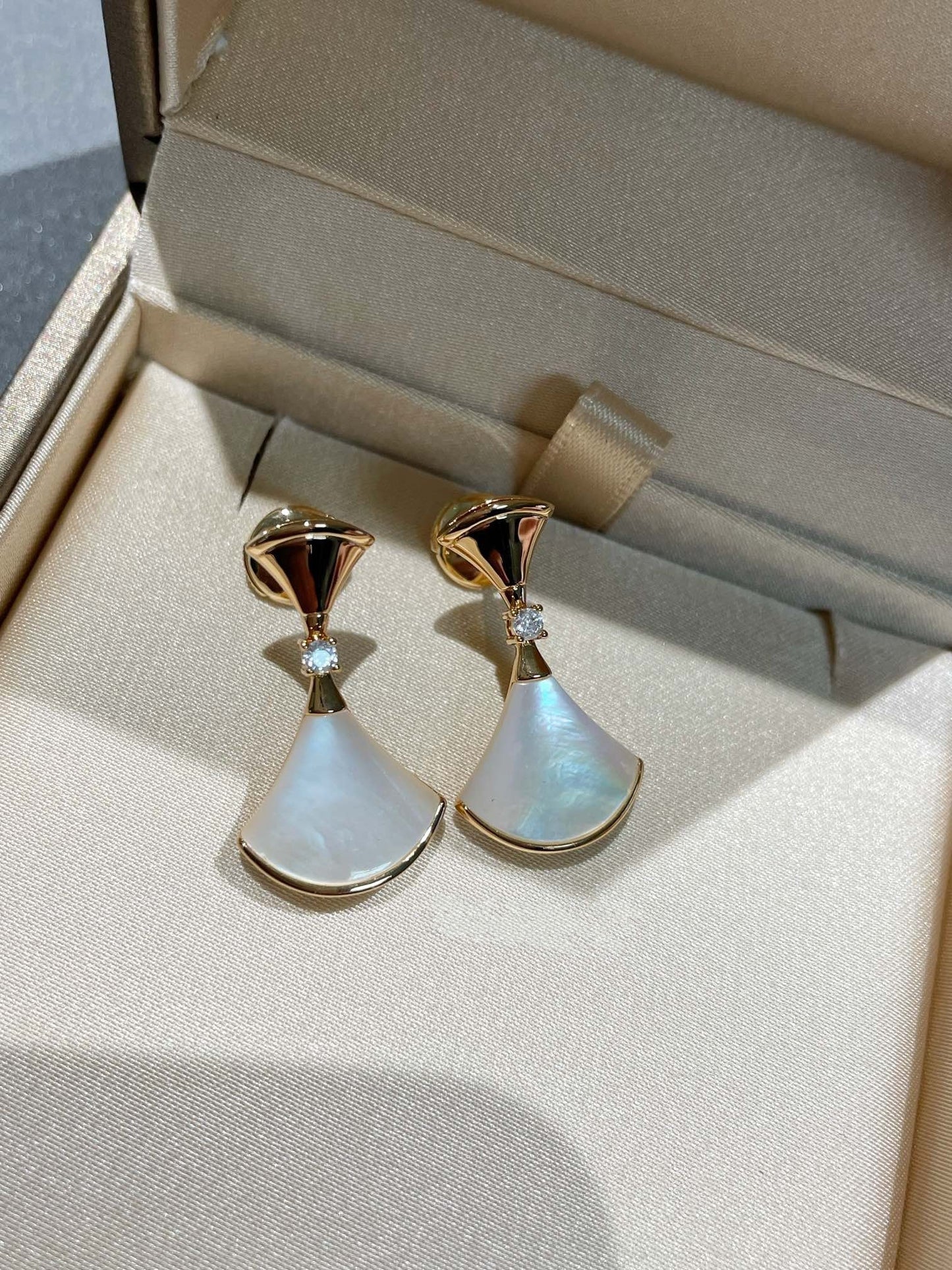 [Luxe Jewelry]DREAM MOP 1 DIAMOND EARRINGS