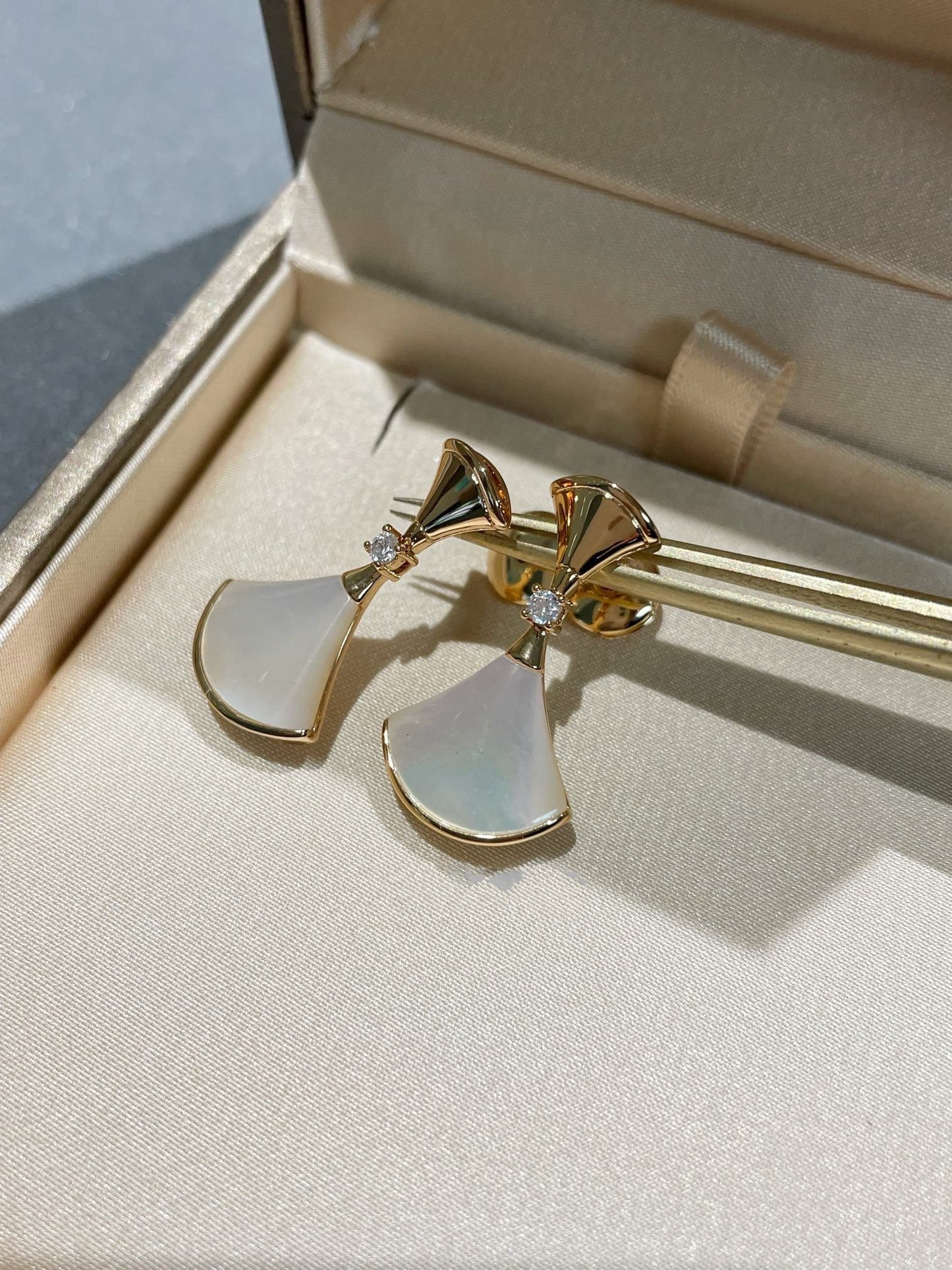 [Luxe Jewelry]DREAM MOP 1 DIAMOND EARRINGS