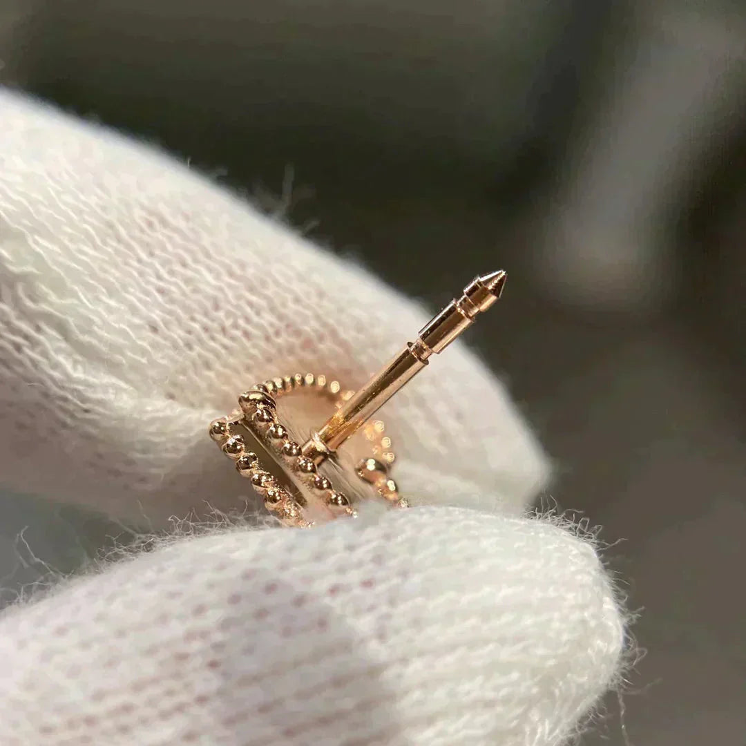 [Luxe Jewelry]HEART CARNELIAN STUD EARRINGS