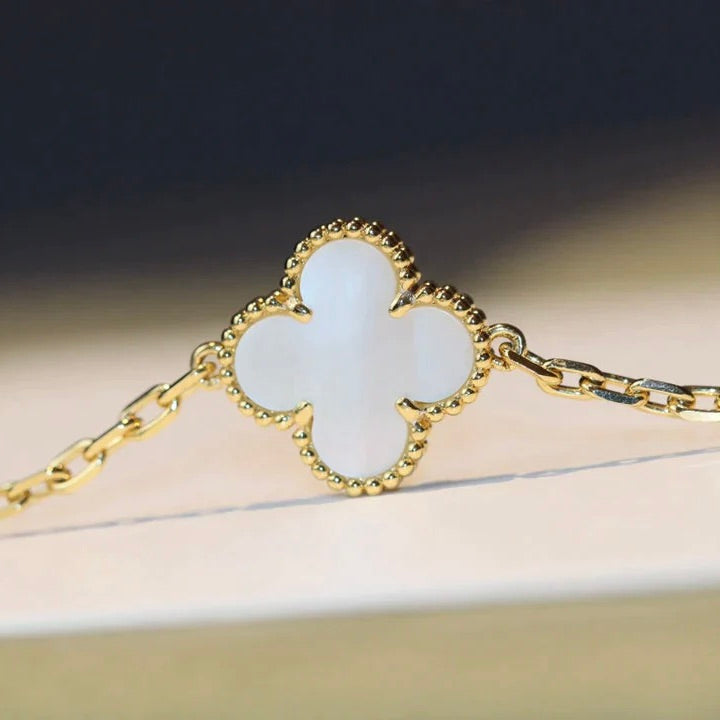 [Luxe Jewelry]CLOVER 20 MOTIFS WHITE MOP NECKLACE