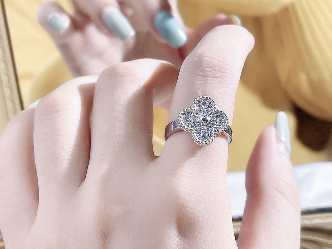 [Luxe Jewelry]CLOVER DIAMOND RING