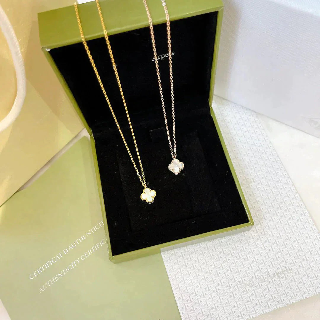 [Luxe Jewelry]CLOVER MINI 9.5MM WHITE MOTHER-OF-PEARL NECKLACE