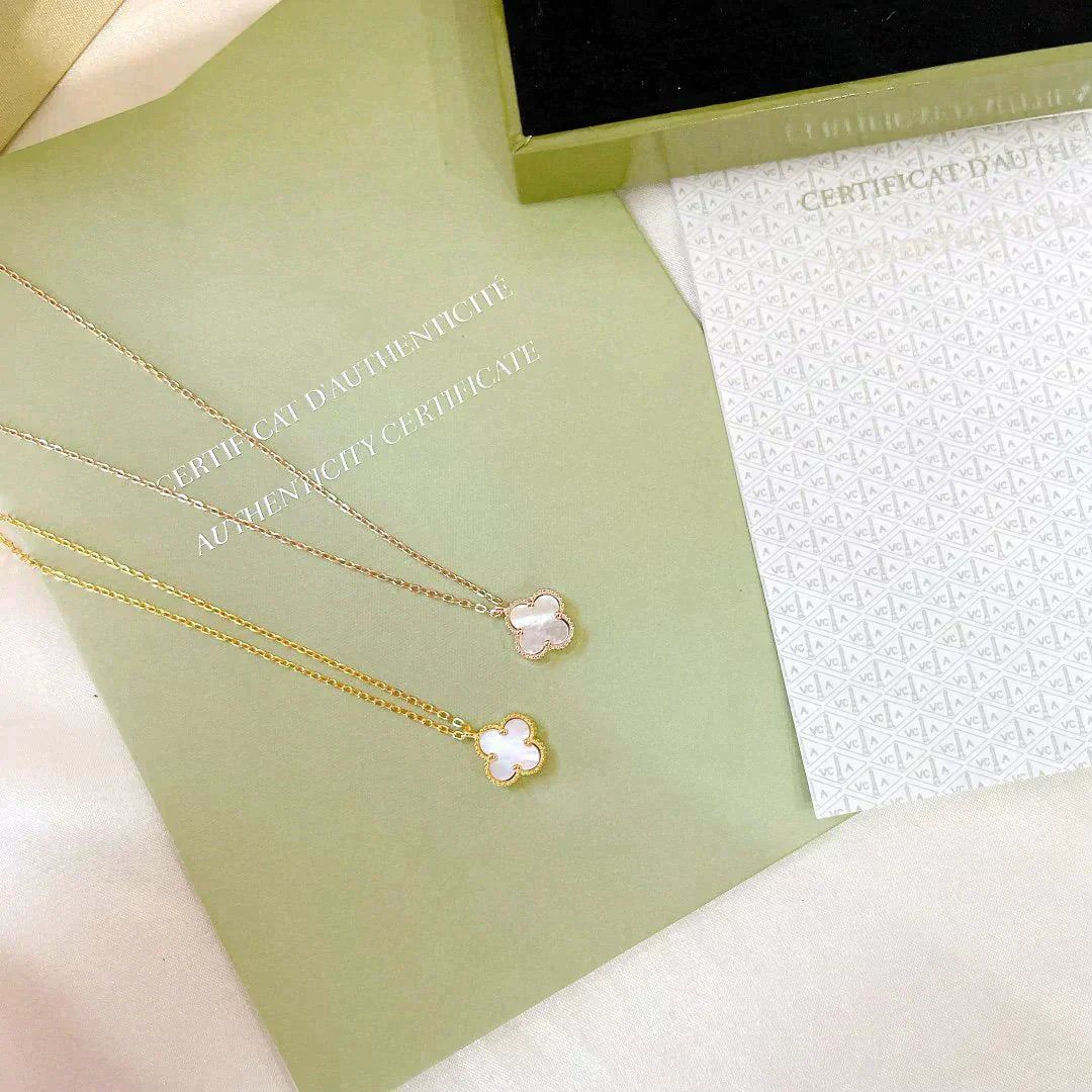 [Luxe Jewelry]CLOVER MINI 9.5MM WHITE MOTHER-OF-PEARL NECKLACE