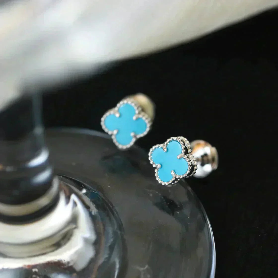 [Luxe Jewelry]CLOVER MINI 9.5MM ONYX STUD EARRINGS SILVER