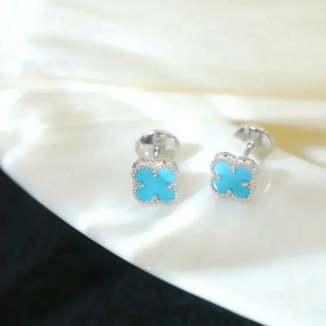 [Luxe Jewelry]CLOVER MINI 9.5MM ONYX STUD EARRINGS SILVER