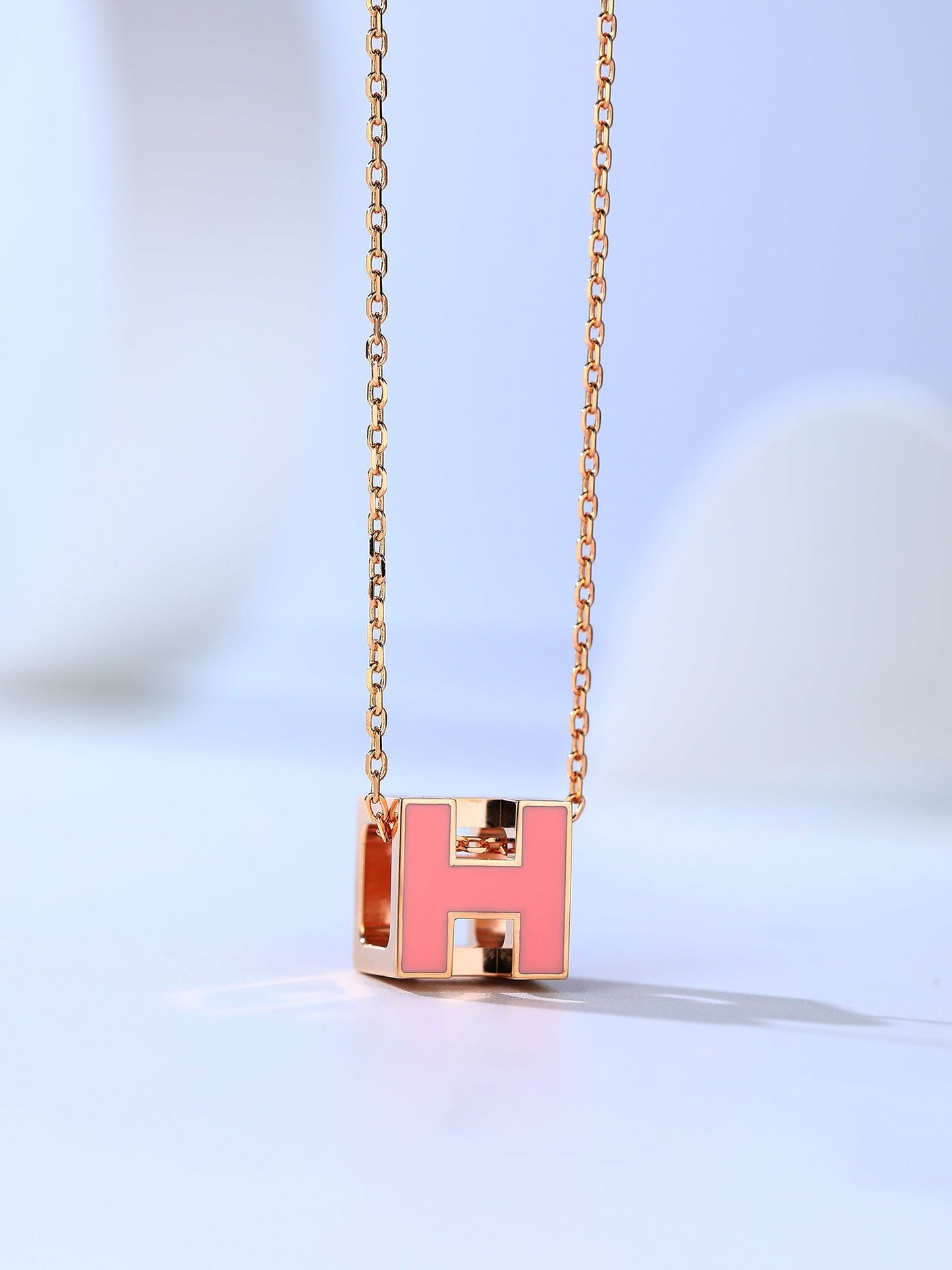 [Luxe Jewelry]H CAGE PINK GOLD NECKLACE