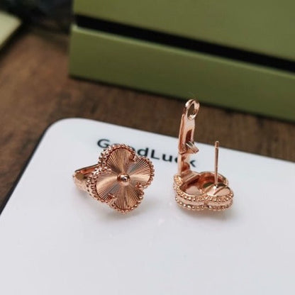 [Luxe Jewelry]CLOVER MEDIUM STUD EARRINGS