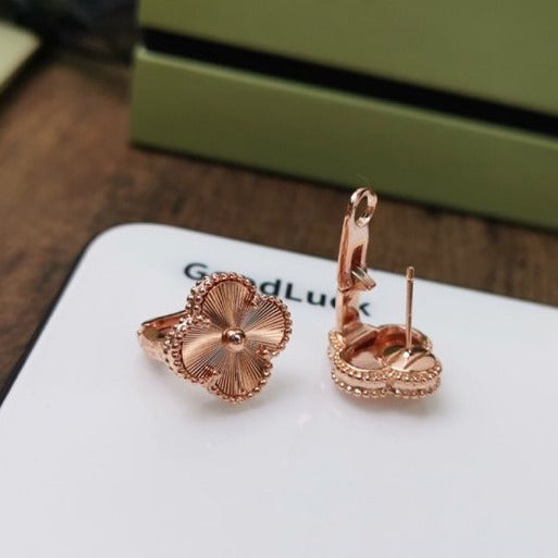[Luxe Jewelry]CLOVER MEDIUM STUD EARRINGS